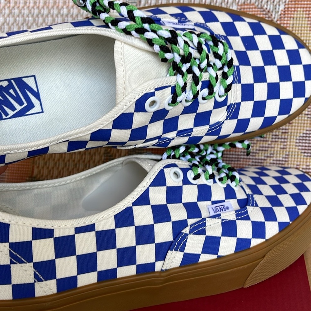 Vans Men’s Authentic
Checkerboard Blue/White
VN0009PVY6Z
Sneakers - Picture 11 of 16
